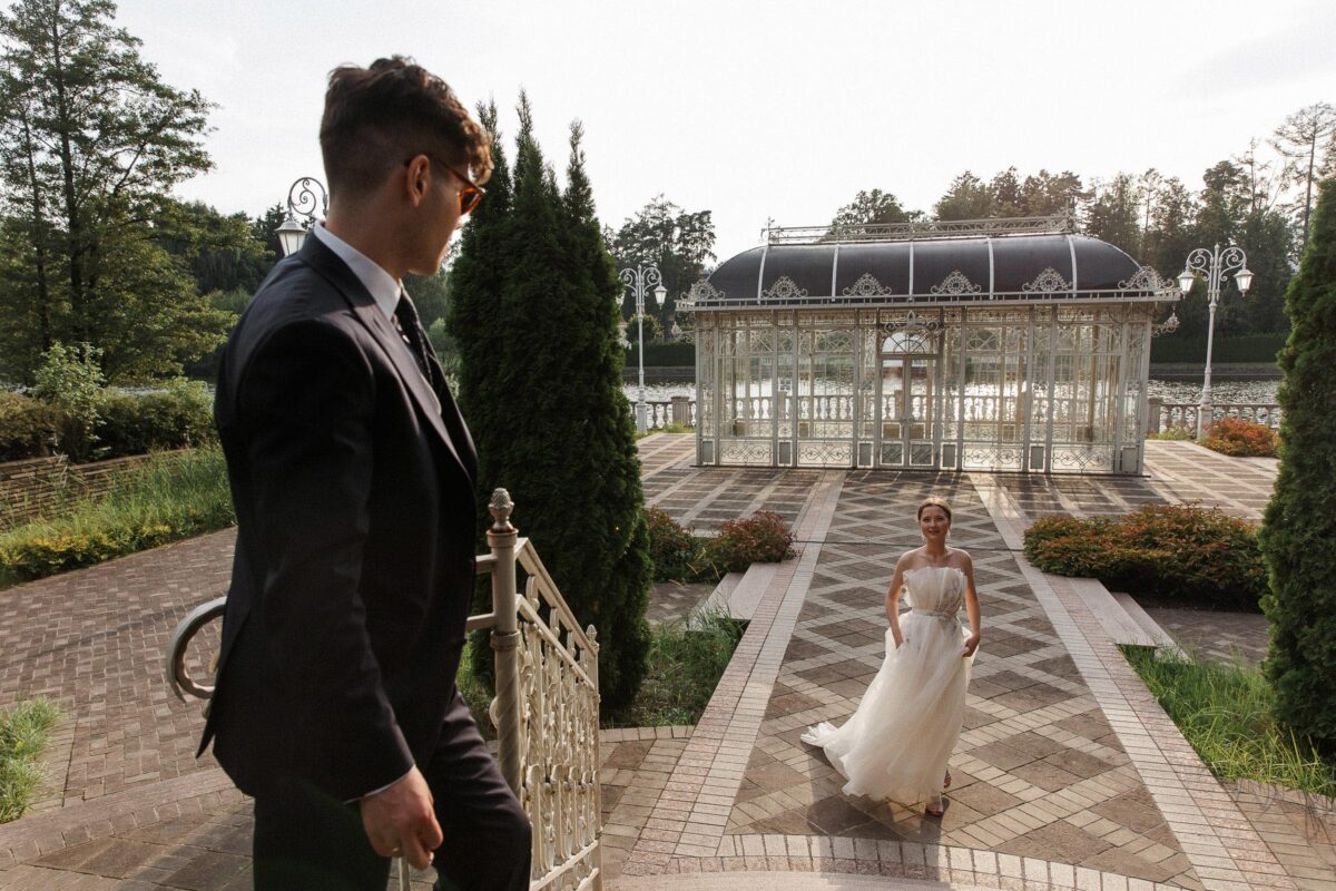 The Essential Story: A Half Day of Authentic Moments, Artfully Captured