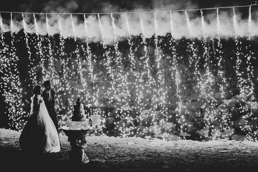 46 Stunning Black & White Wedding Photos