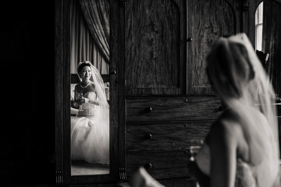 Must-Have Getting Ready Photos for Your Wedding