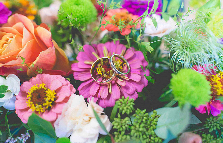 31 Stunning Wedding and Engagement Ring Photos