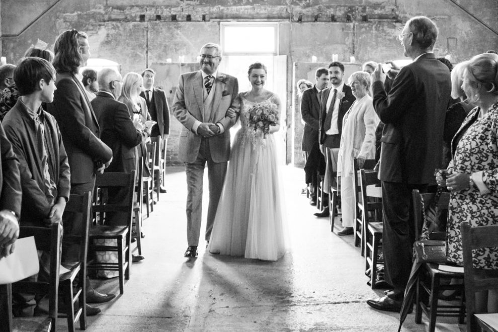 46 Stunning Black & White Wedding Photos