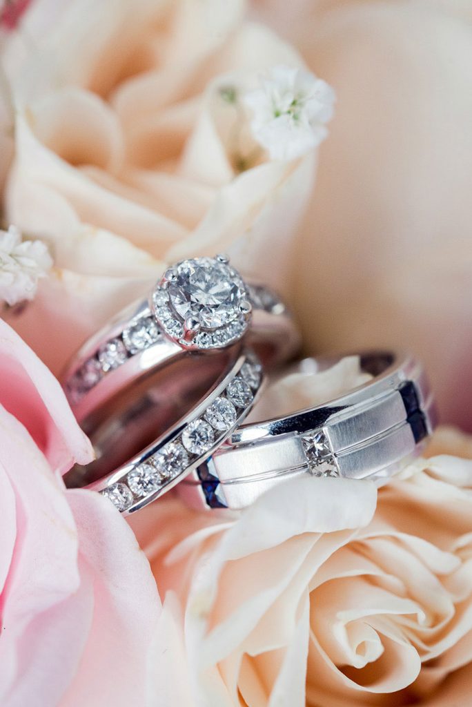 31 Stunning Wedding and Engagement Ring Photos