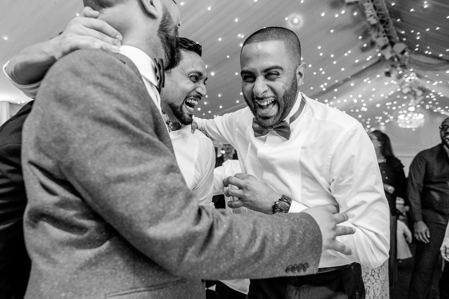 46 Stunning Black & White Wedding Photos