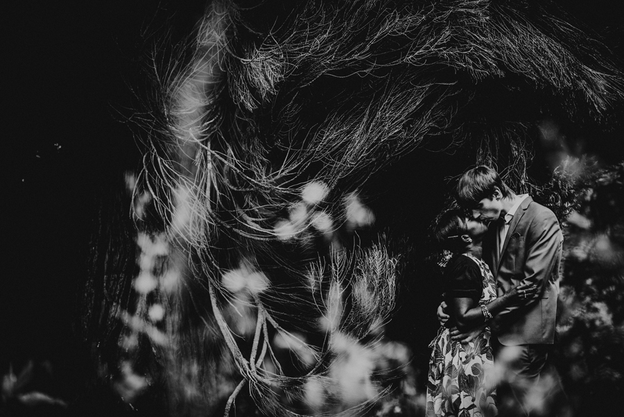 46 Stunning Black & White Wedding Photos