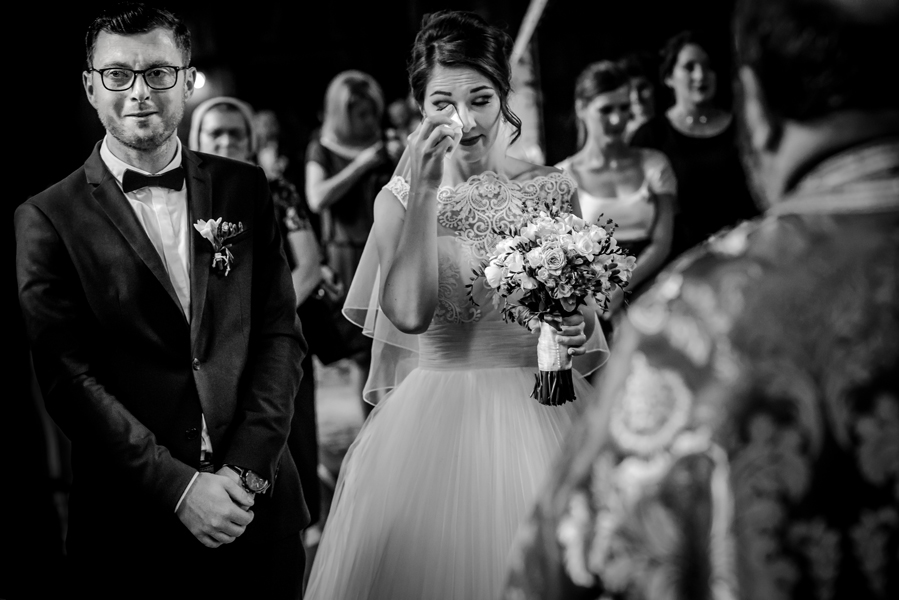 46 Stunning Black & White Wedding Photos