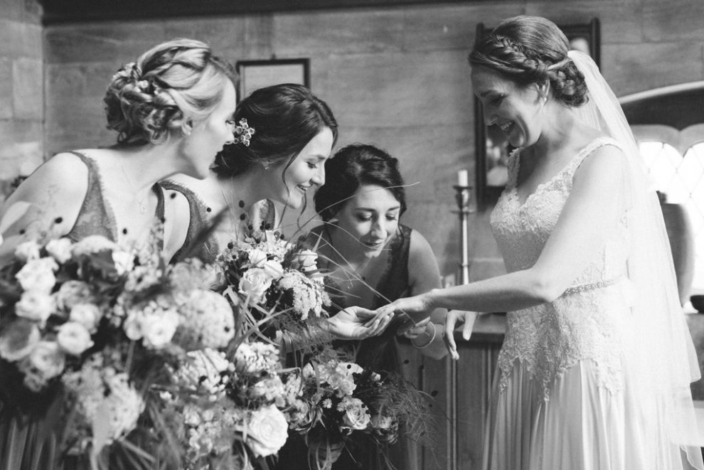 46 Stunning Black & White Wedding Photos