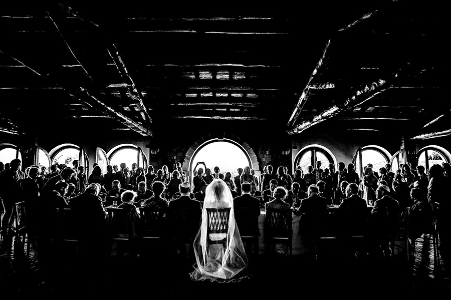 46 Stunning Black & White Wedding Photos