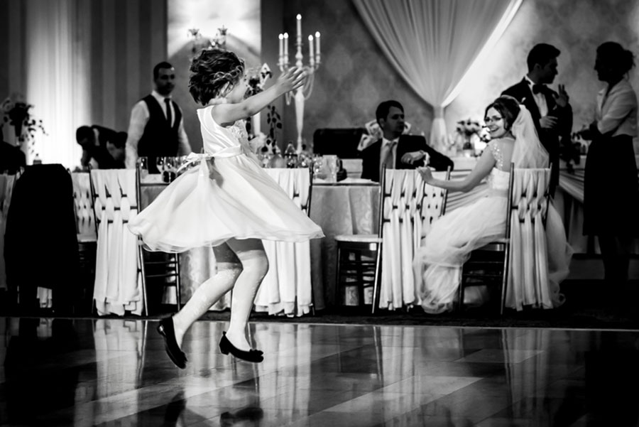 39 Fun and Cute Photos of Kids at Weddings