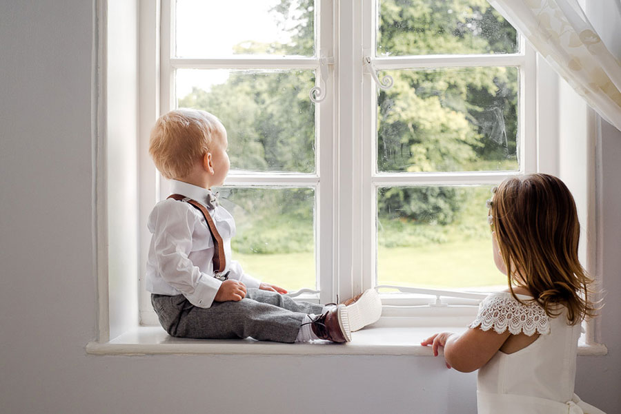 39 Fun and Cute Photos of Kids at Weddings