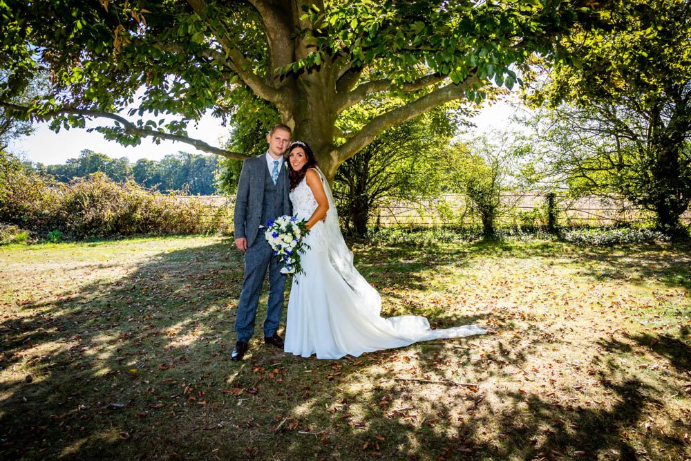Documentary Style Wedding Photography from Preparations to 1st Dance