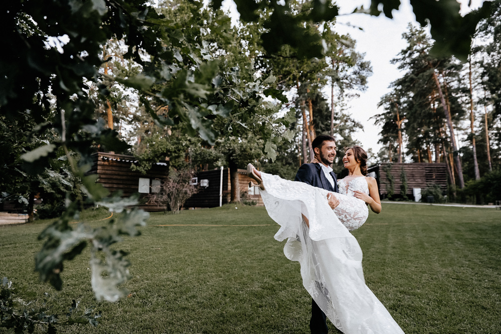 Glasgow & SouthWest Scotland Full day coverage, 19 years of experience, 2 photographers, creative and flexible