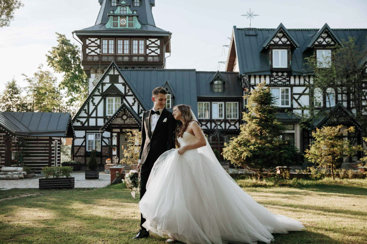 The Essential Story: A Half Day of Authentic Moments, Artfully Captured