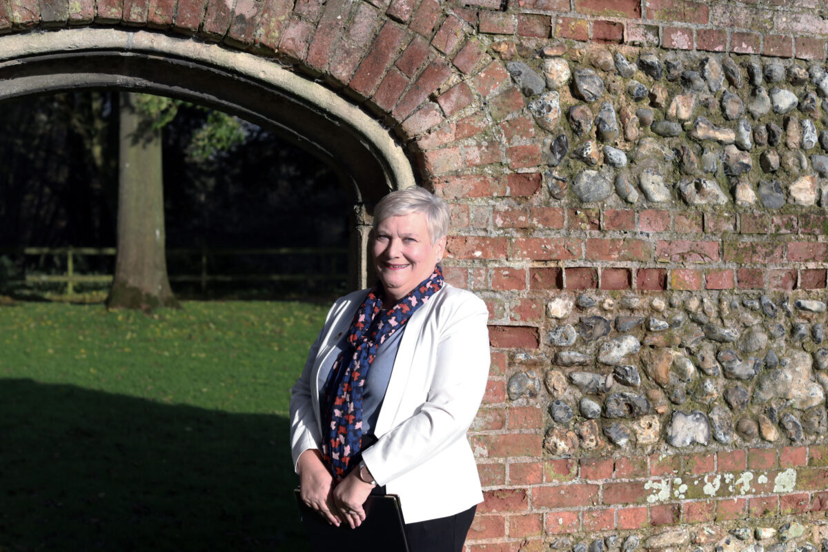 Sandy Bespoke Ceremonies - Celebrating your day, your way!