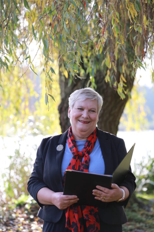 Sandy Bespoke Ceremonies - Celebrating your day, your way!