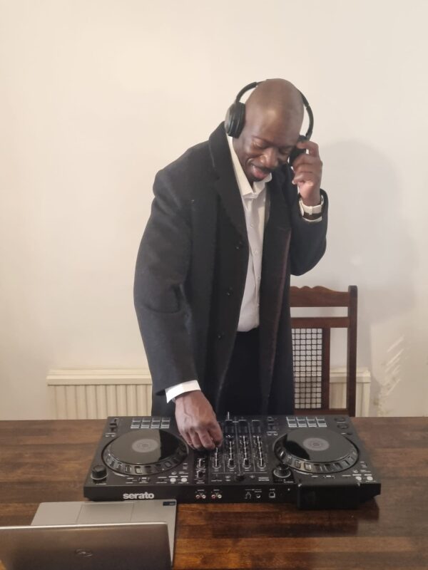 Wedding dj for hire all genres