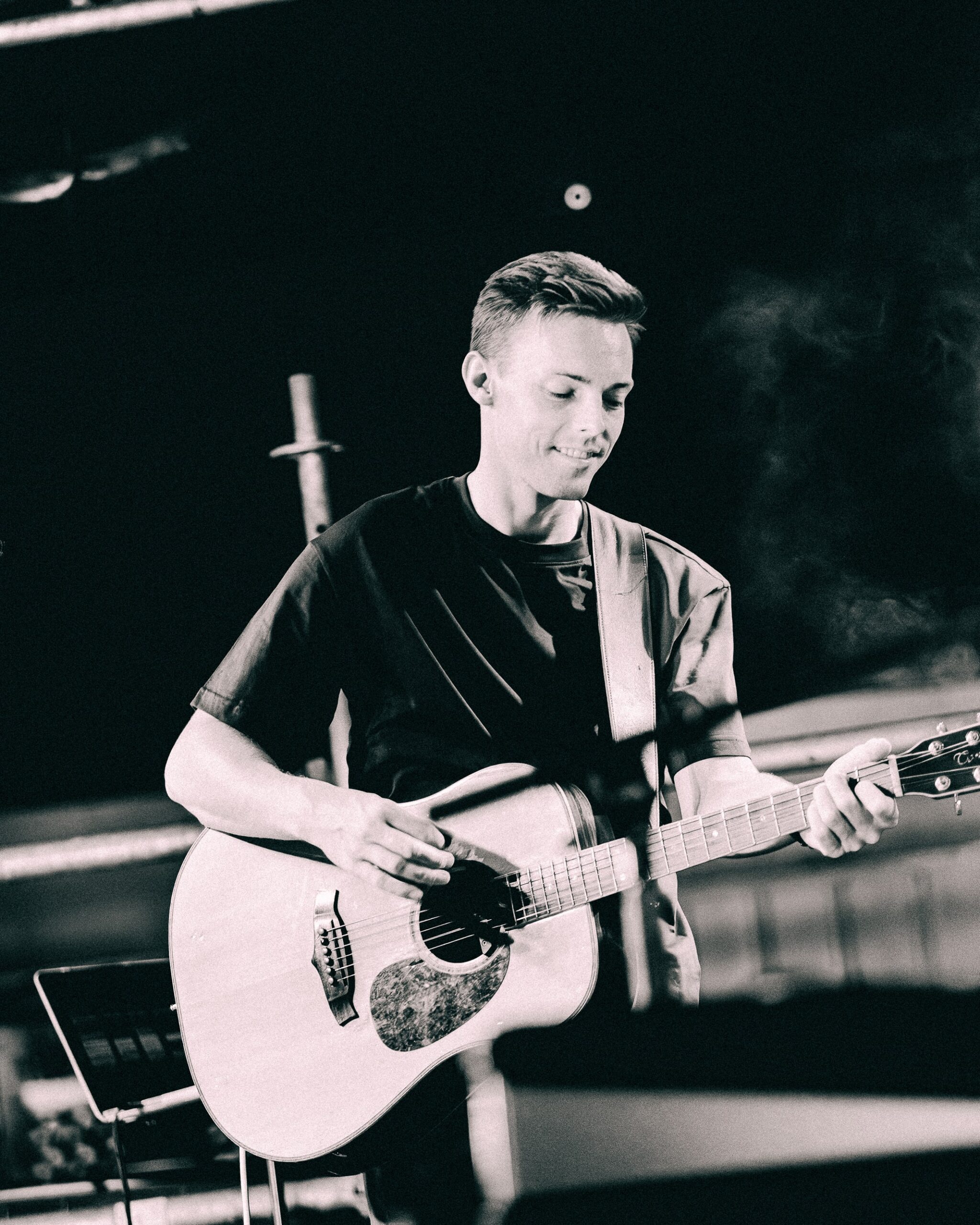 Acclaimed Touring Singer / Guitarist Providing the Perfect Acoustic ...